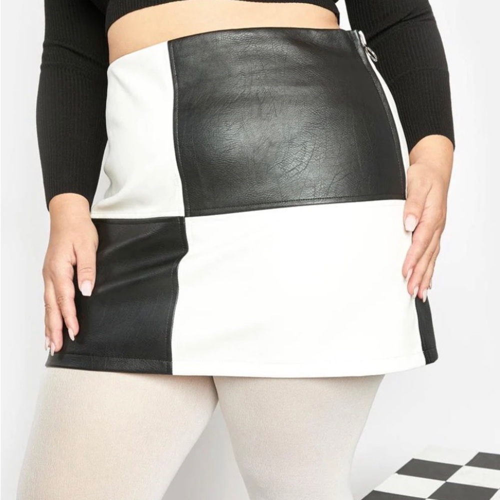 Current mood Black and white mini skirt